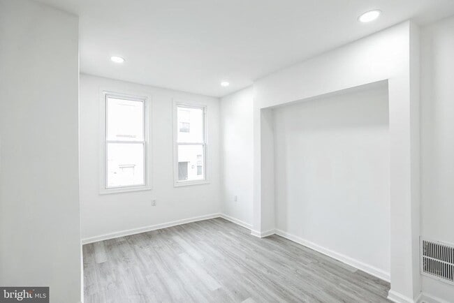 Building Photo - 5540 Harmer St