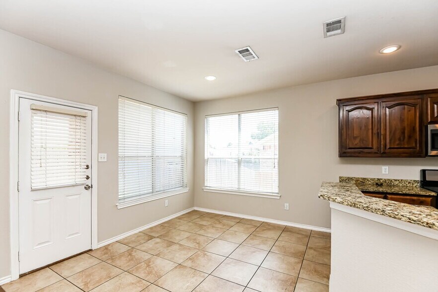 Building Photo - 6216 Melanie Dr