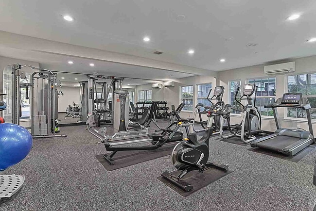 Building Photo - Evergreen Heights