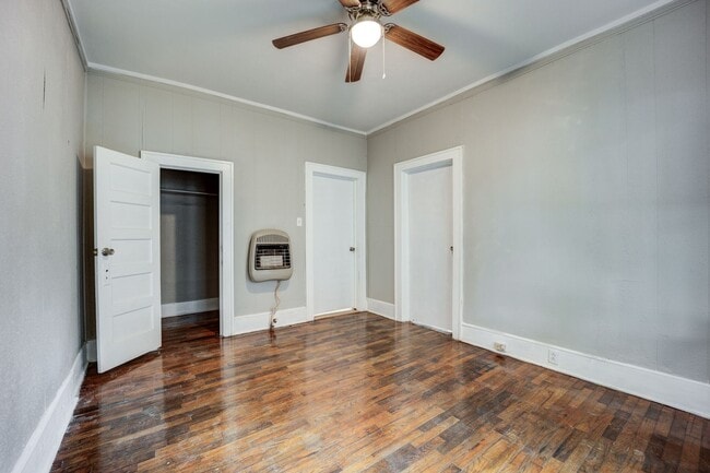 Building Photo - Freshly Updated 3 Bedroom House