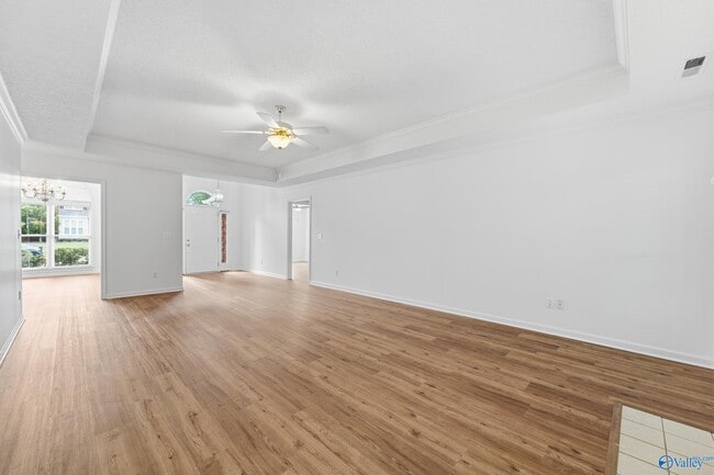 Building Photo - 210 Pebble Brook Dr