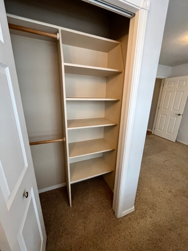 Building Photo - 515 Sawtooth St