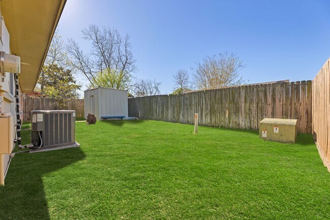 Building Photo - 5211 Court Rd