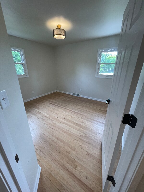 Building Photo - 5910 Teakwood Dr