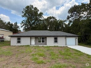 Building Photo - 501 Oak St