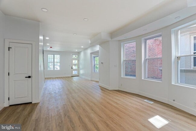 Building Photo - 7415 Sprague St