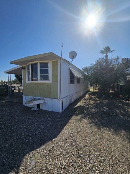 Building Photo - 4541 N Old Romero Rd