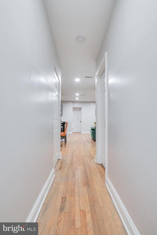 Building Photo - 1255 Raum St NE