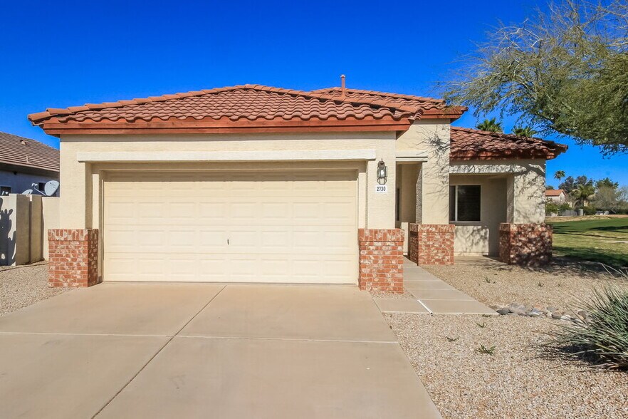Primary Photo - 2730 E Calle Del Norte Dr
