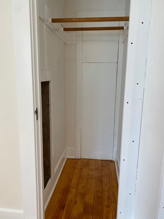 Building Photo - 1242 Susana Street