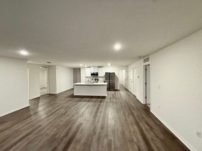 Building Photo - **Move-In-Special** Brand New 4-Bedroom Home in Poinciana – Available Now!