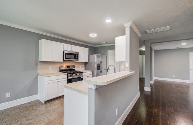 Building Photo - 13963 Maximos Dr