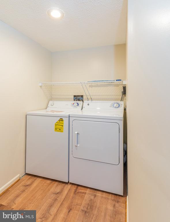 Building Photo - 7 Valleyfield Ct