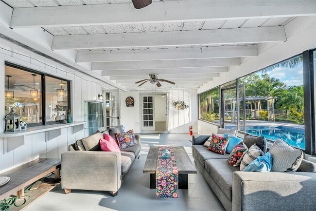 Building Photo - 10962 57th Pl S