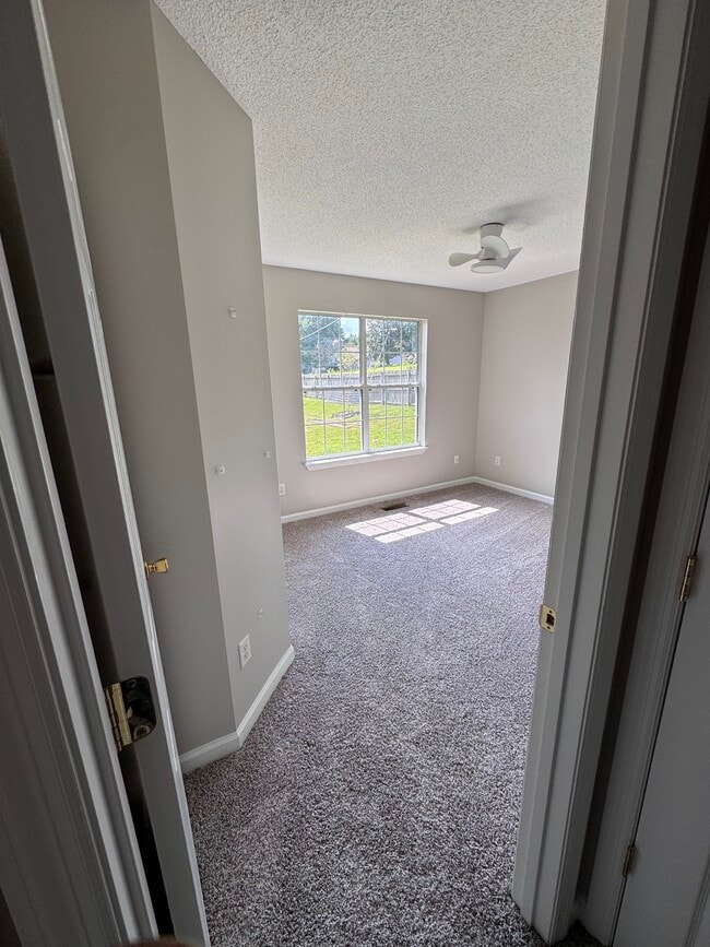 Building Photo - 5708 Sunburst Ct