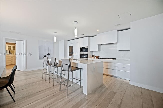 Building Photo - 2200 N Ocean Blvd