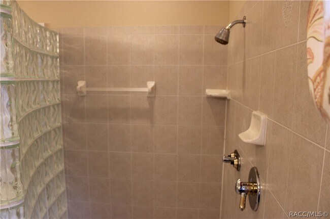 Building Photo - 1124 W Skyview Crossing Dr