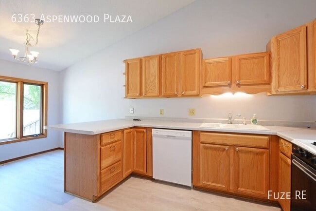 Building Photo - 6363 Aspenwood Plaza