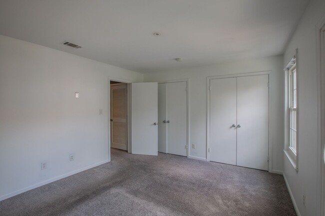 Building Photo - Charming 1 BR/1 BA Condo in Laurel!