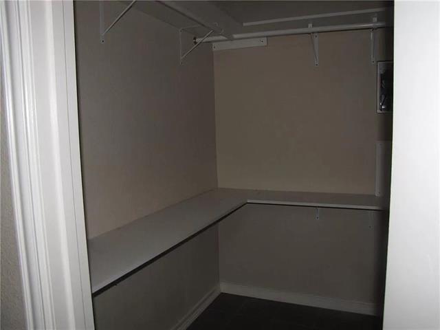 Building Photo - 923 College Ave