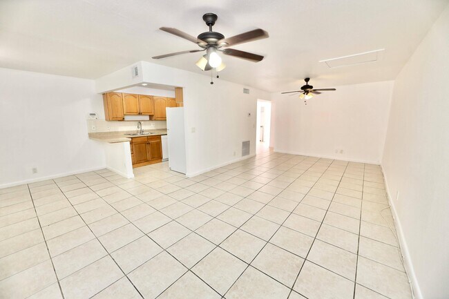 Building Photo - 5953 NW 24th Ct