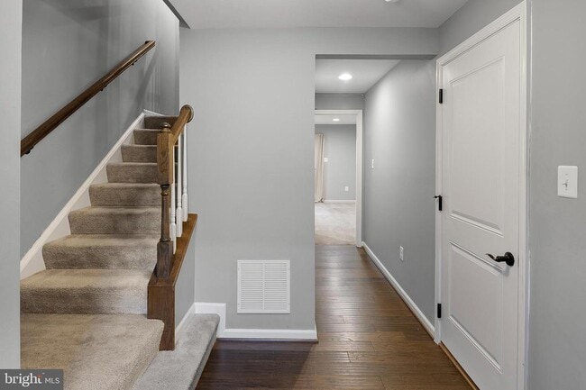 Building Photo - 708 Apple Orchard Dr
