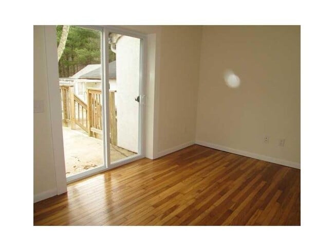 Building Photo - 180 Kingstown Rd