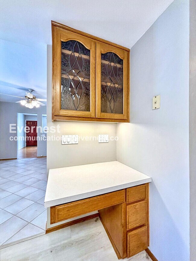Building Photo - 3 Bed/2 Bath Home with Garage / Vouchers A...