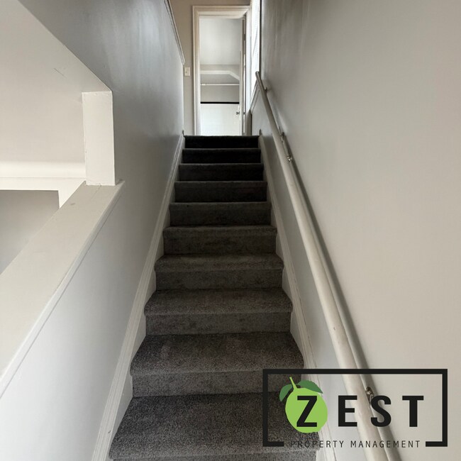 Building Photo - 18675 Meyers Rd