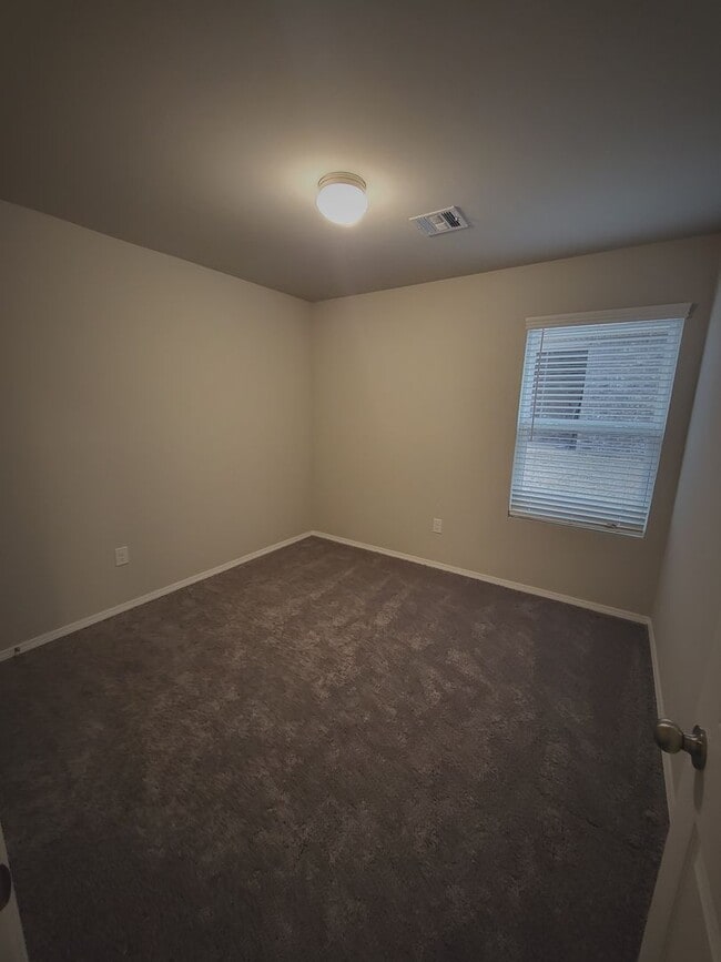 Building Photo - ?Home in the Edmond Area! ?