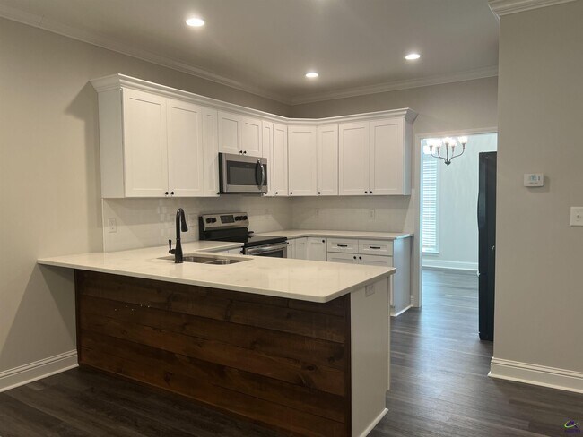 Building Photo - 250 High Ridge Ct