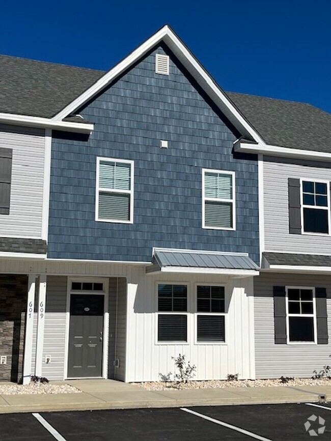 Building Photo - Sneads Ferry, Beachside Village Townhome! ...