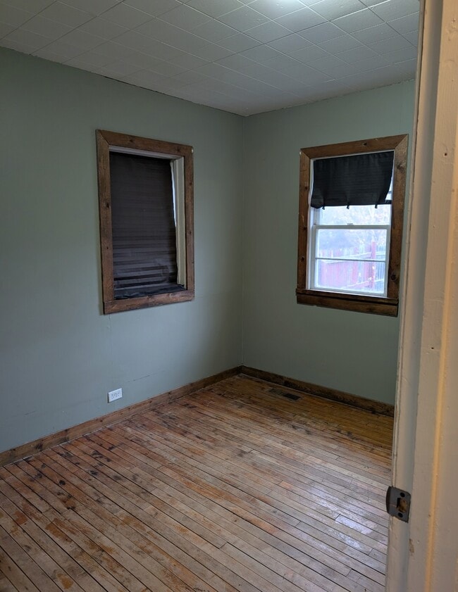 Building Photo - 211 Lincoln Ave