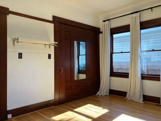 Building Photo - Charming Craftsman 2-Bedroom Home with Upd...
