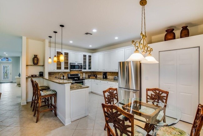 Building Photo - 3690 Old Lighthouse Cir