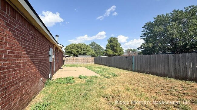 Building Photo - 2411 93rd St