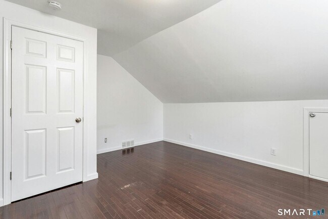 Building Photo - 124 Minturn Pl