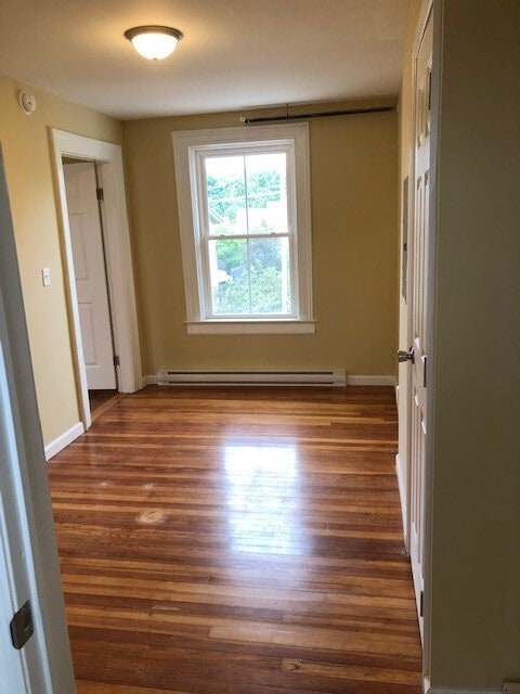 Building Photo - 2 Pike St