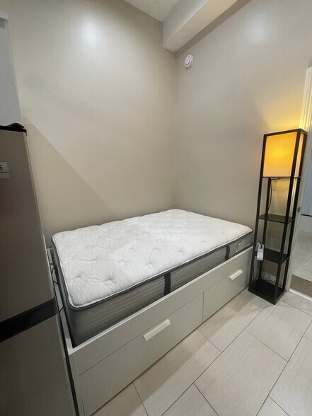 Building Photo - 7524 Fountain Ave