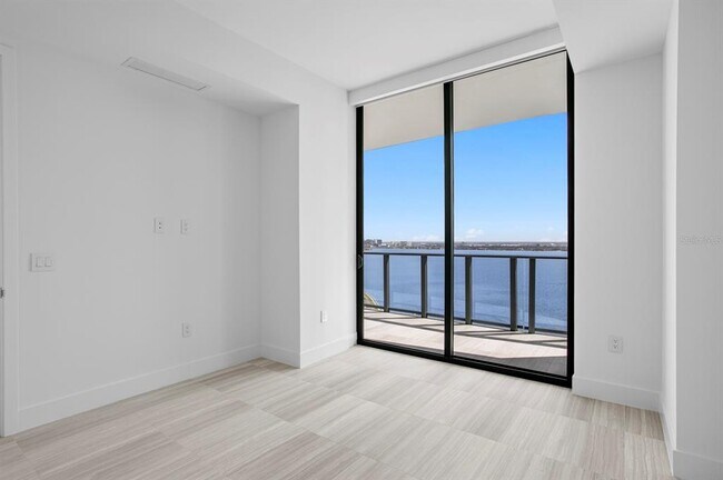 Building Photo - 3015 S Ysabella Ave