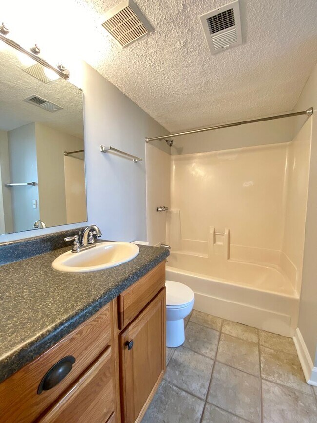 Building Photo - wh502