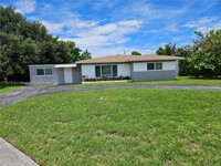 Building Photo - 3 bedroom in Hollywood FL 33023