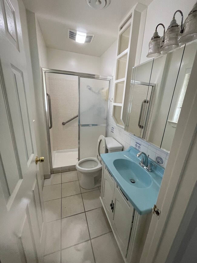 Building Photo - 1309 Cardinal St