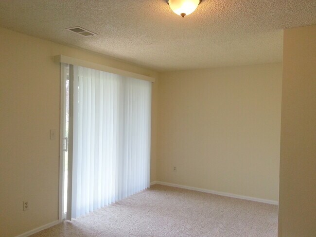 Building Photo - 1603 Cottonwood Dr