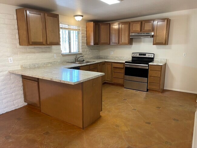 Building Photo - 7655 E Tulip Tree St