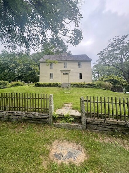 Primary Photo - 2 Porges Rd
