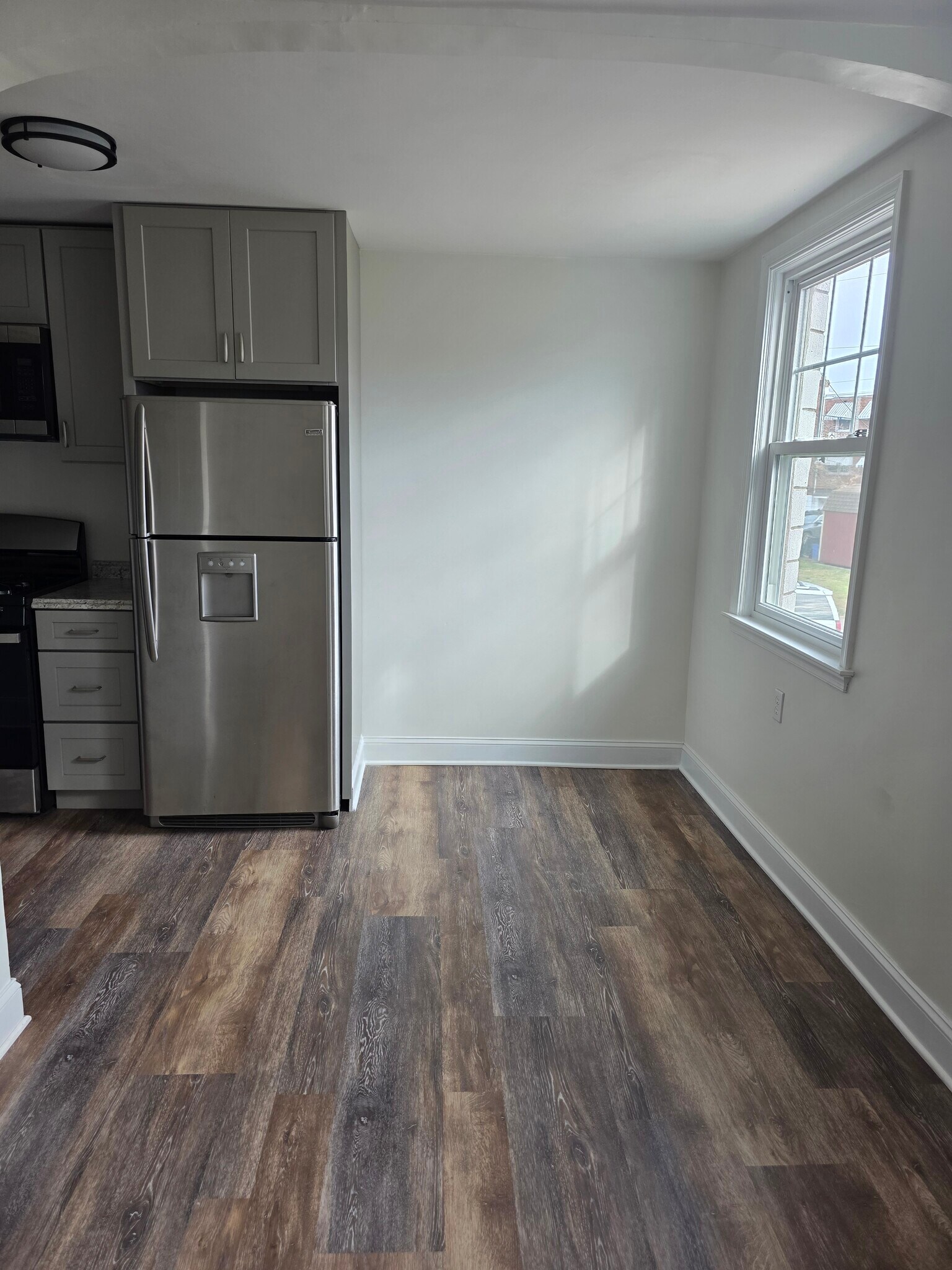 Building Photo - 922 Poplar Ave