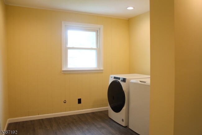 Building Photo - 137 Centerton Dr