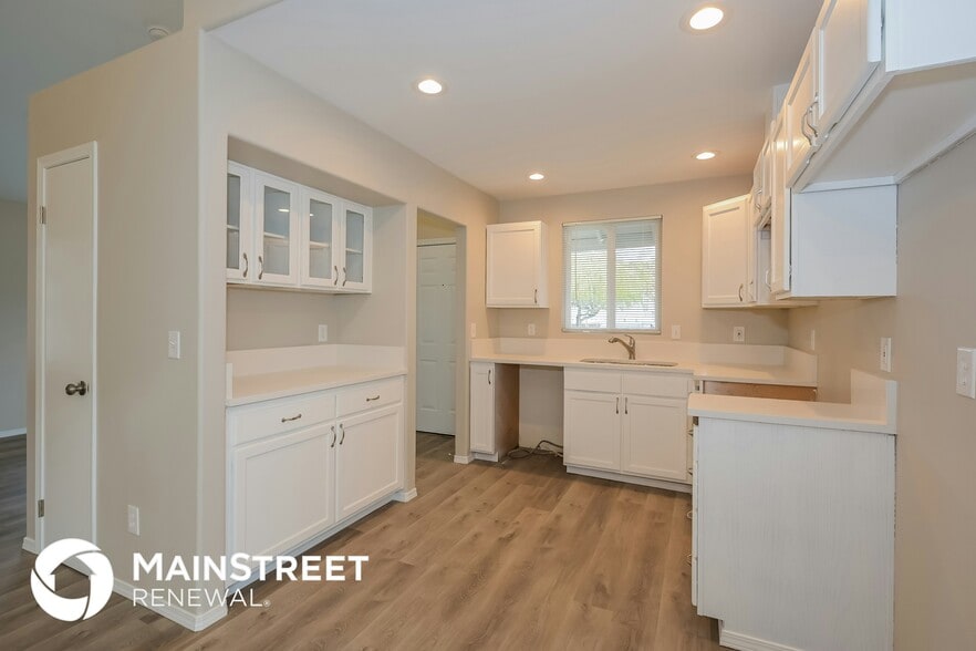 Building Photo - 16830 Marmount St SE