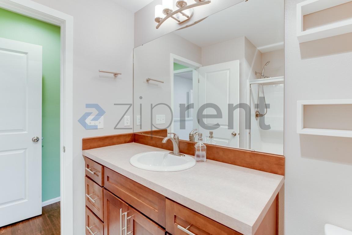 Building Photo - 11004 20th Dr SE